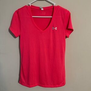 Under Armour Women’s XS Hot Pink Loose Fit Heat Gear Short Sleeve V Neck Shirt
